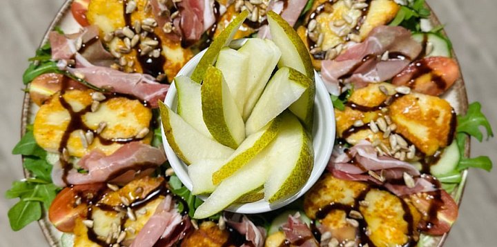 Sałatka z grillowanym halloumi-32248