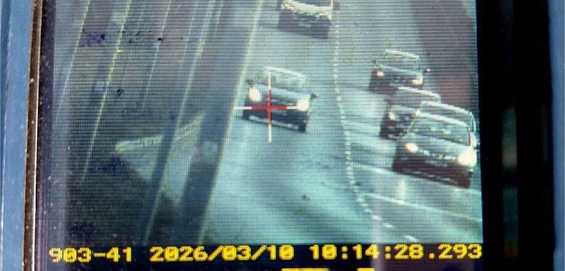 Jechał za szybko, mimo zakazów i do tego na bani