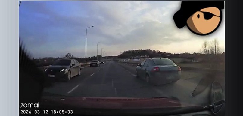 Bandyci Drogowi publikują nagranie z Bytomia. Kierowca wyprzedzał poboczem