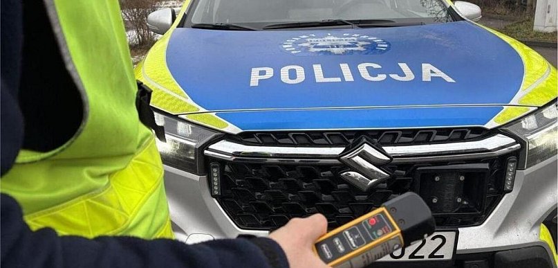 Jechał na bani i chciał przekupić mundurowych