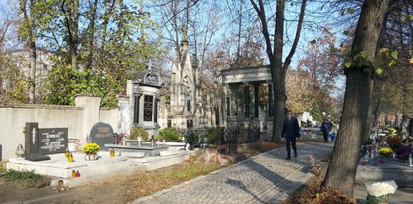 Uwaga! Zmiany w okolicach cmentarzy! - 30800