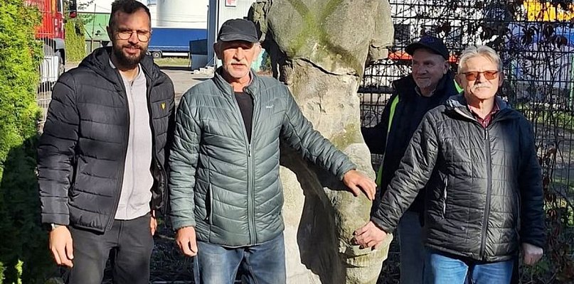 Byli górnicy zadbali o figurę górnika - 31007