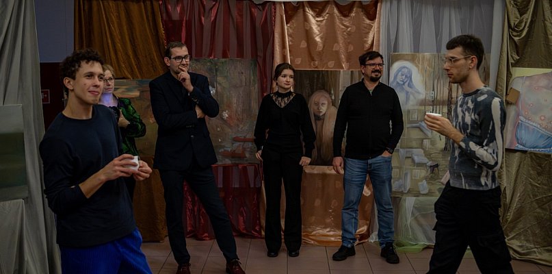 Studenci prezentują swoje dzieła - 31019