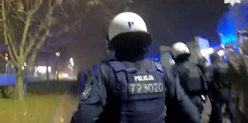 Za wyzywanie policjantów trafi przed sąd - 31118