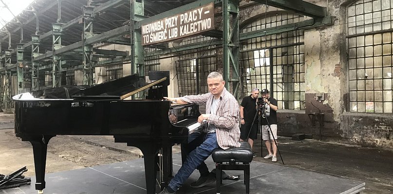 Fortepian cenniejszy od Mercedesa - 31413