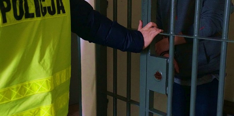 Alimenciarz sam się zgłosił za kraty - 31593