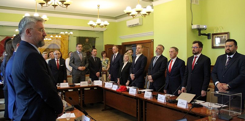 Budżet miasta uchwalony za drugim podejściem - 32065