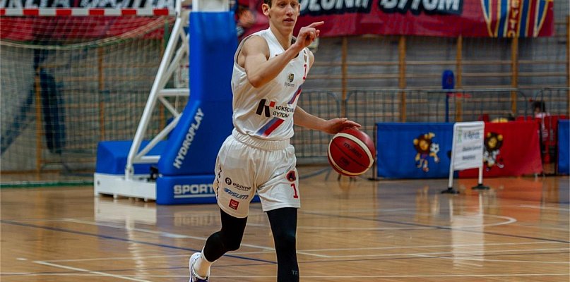 Trudny początek, imponujący koniec koszykarzy - 32365