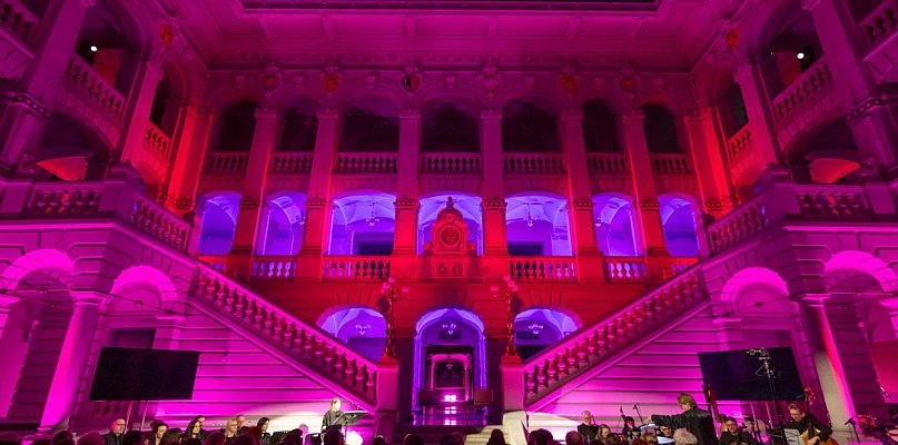 Orkiestra wraca do sądu