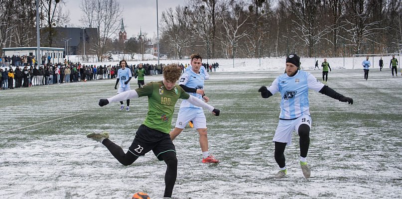 Quebonafide wystąpił w Szombierkach. Nie rapował, grał w piłkę