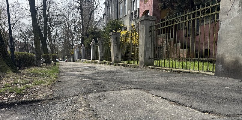 Wysłużone chodniki doczekają się remontów