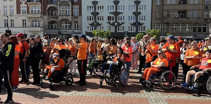 Taneczne spotkanie na bytomskim Rynku. Tak świętowano Dzień Godności