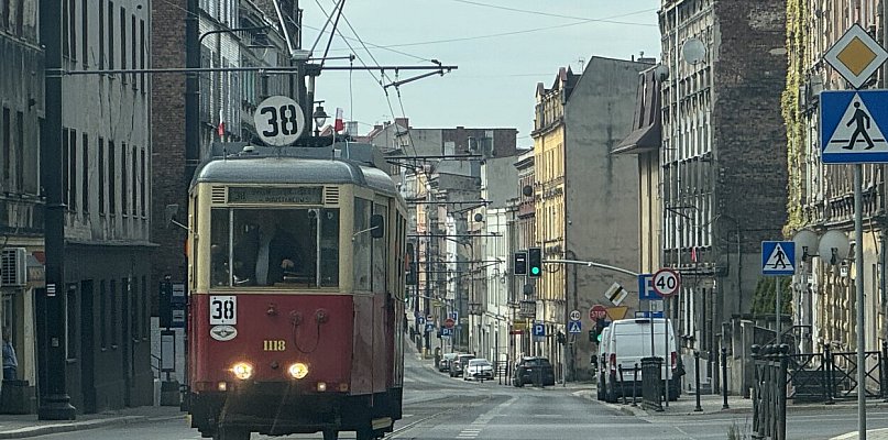 Trwają prace na torowisku tramwajowym. Wprowadzono komunikację zastępczą