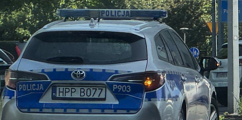 Motocyklista i seniorka nie mieli szans z samochodami
