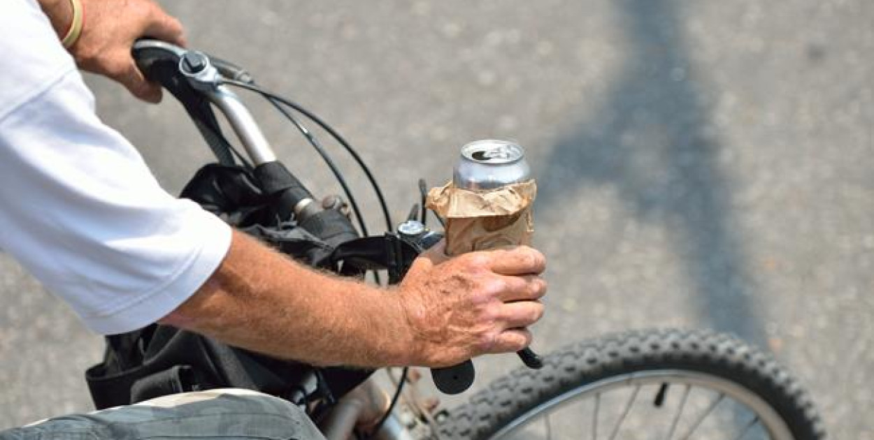 Nie wolno jeździć na rowerze po spożyciu alkoholu