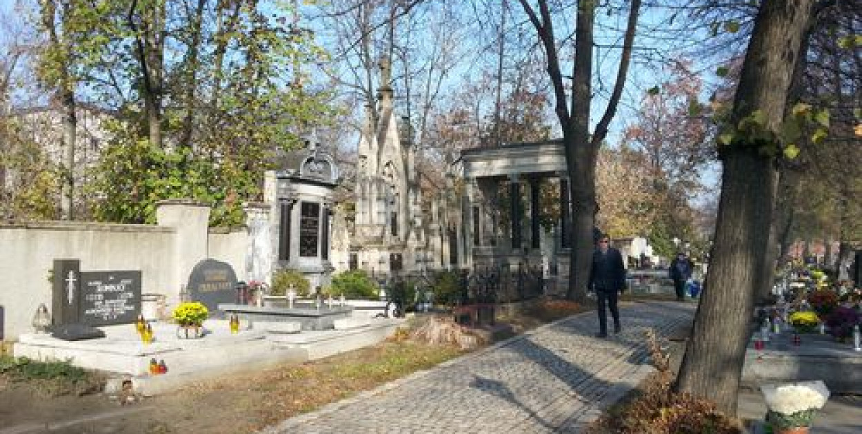 Jutro Wszystkich Świętych i zmiany w rozkładach jazdy