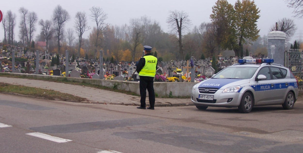 O bezpieczeństwo na drodze podczas Wszystkich Świętych zadbają policjanci