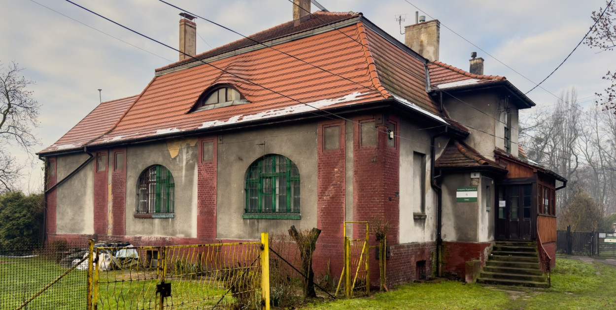 Jeden z budynków przejętych przez maisto