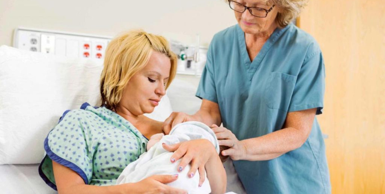 Położne pomagają kobietom przez całe życie