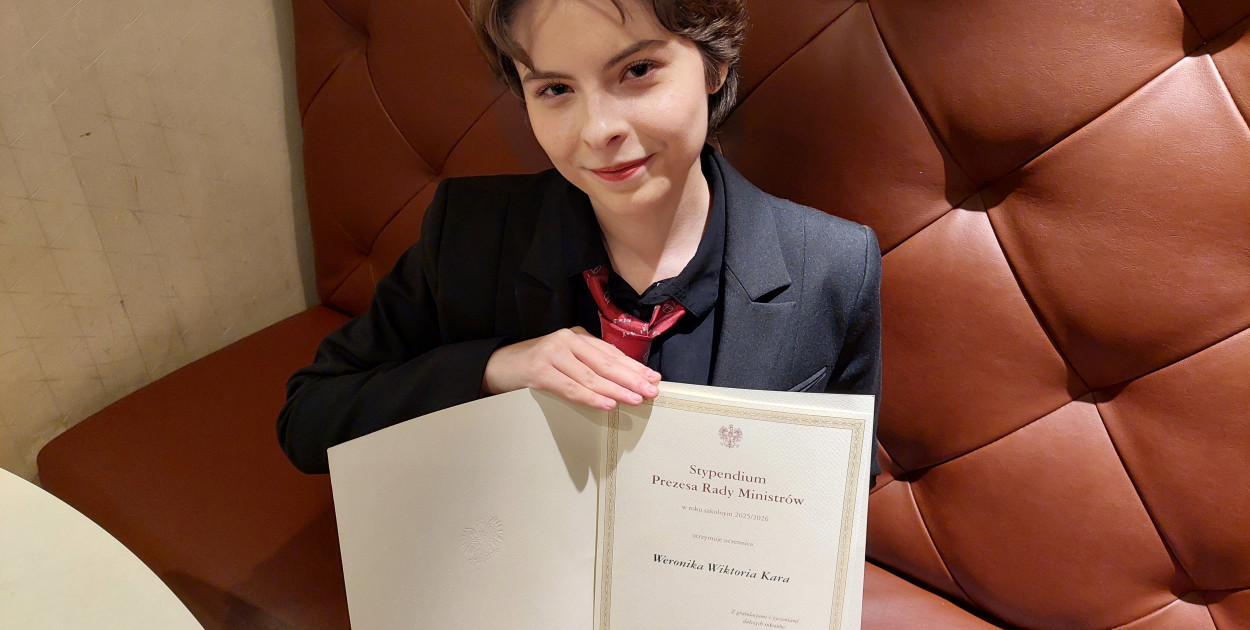 Weronika Kara z dyplomem