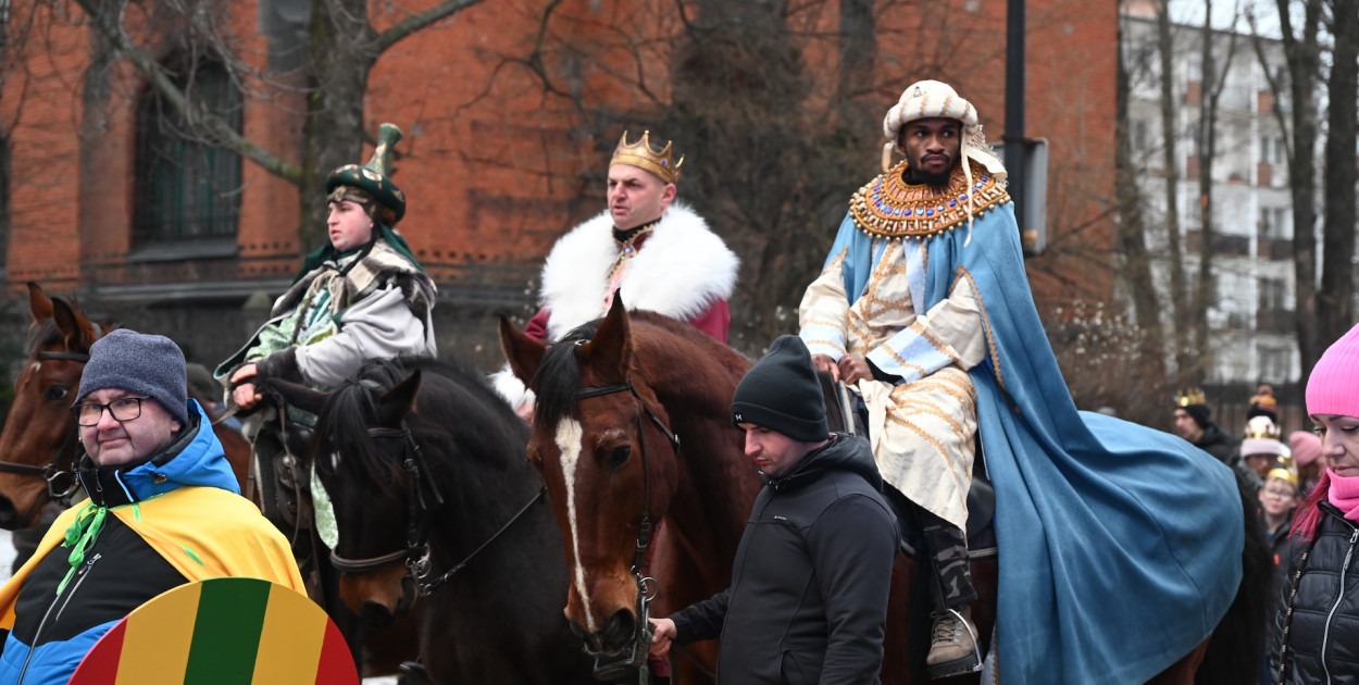 Trzej Królowie przybyli na koniach