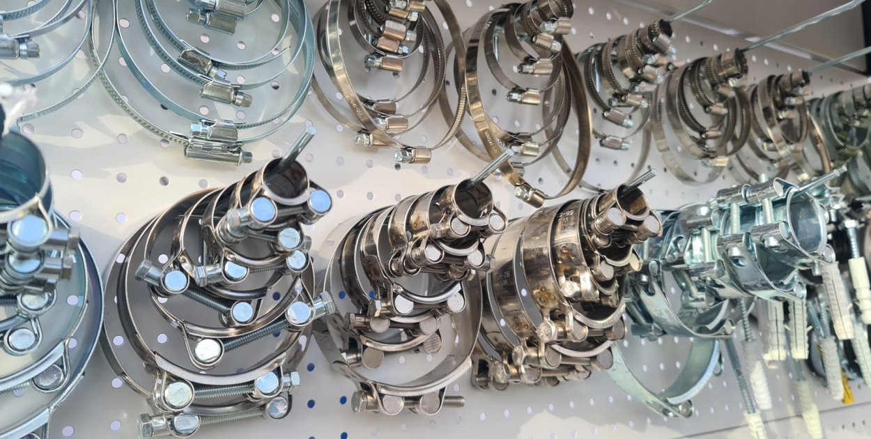 Systemy mocujące do instalacji rurowych