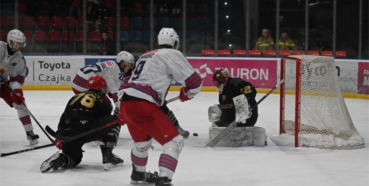 Hokeiści przejechali z piekła do nieba