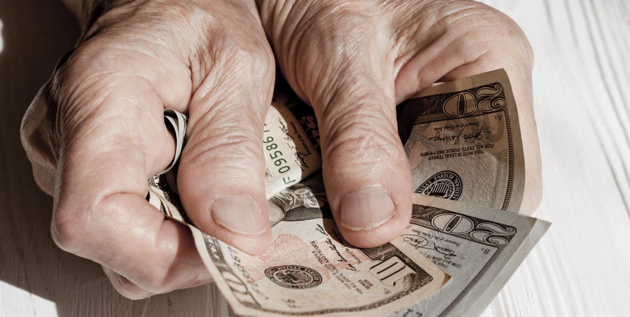 Fałszywy adwokat oskubał dziadka