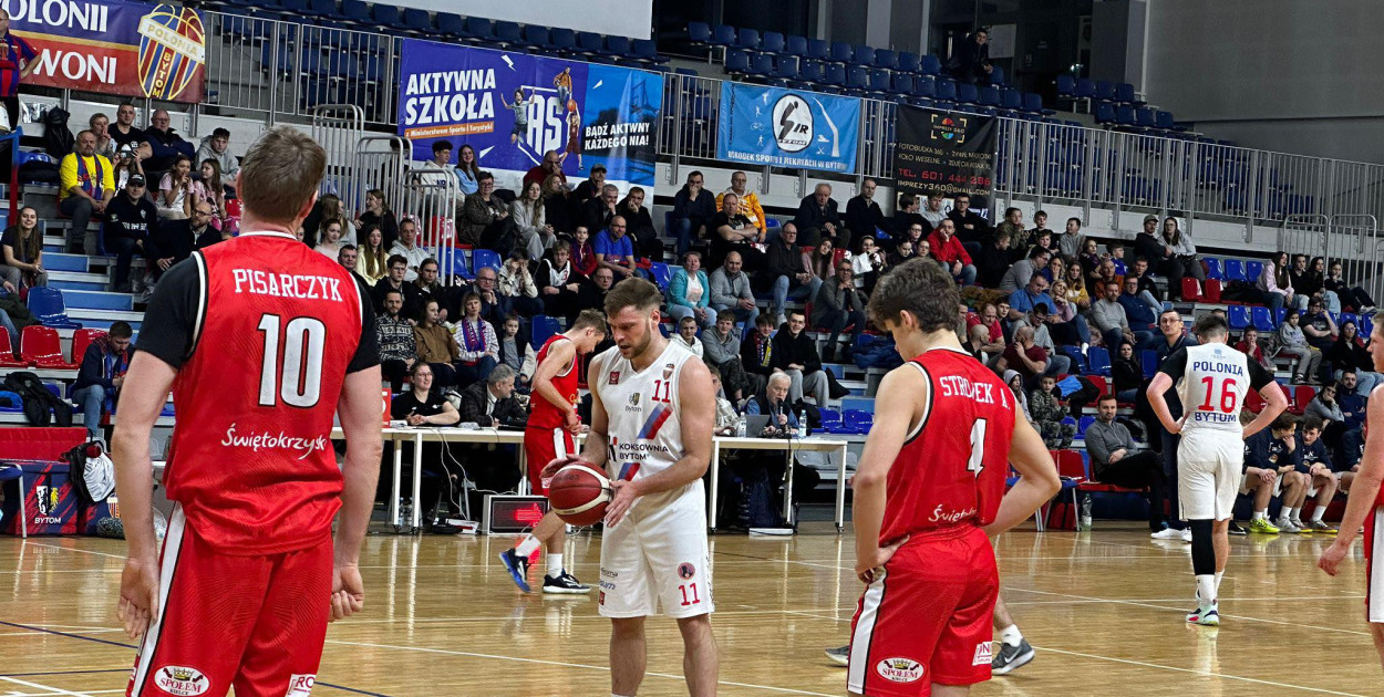 Głodni koszykarze zaczęli i skończyli z impetem