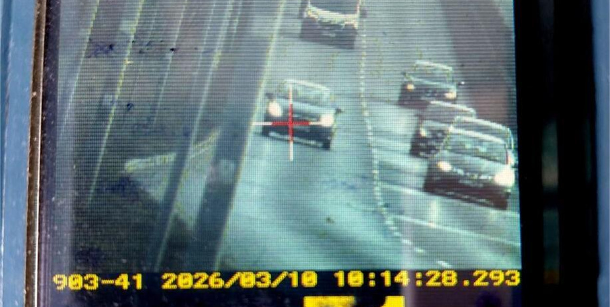 Jechał za szybko, mimo zakazów i do tego na bani