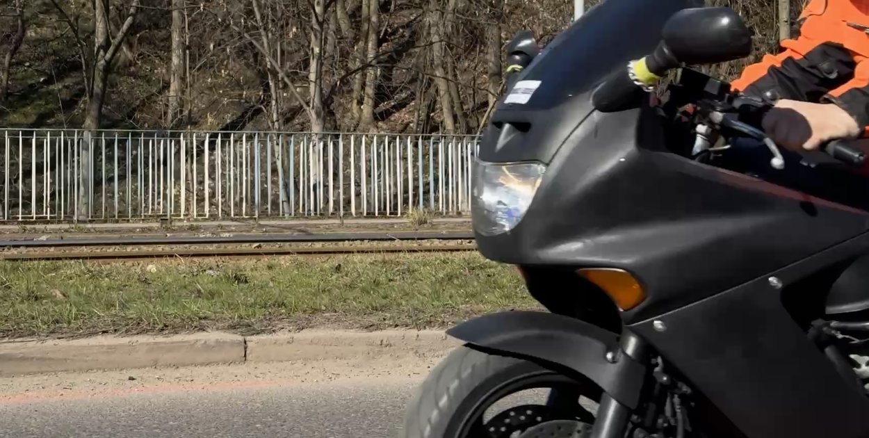 Na bytomskich drogach przybywa motocyklistów. Policja apeluje o ostrożność