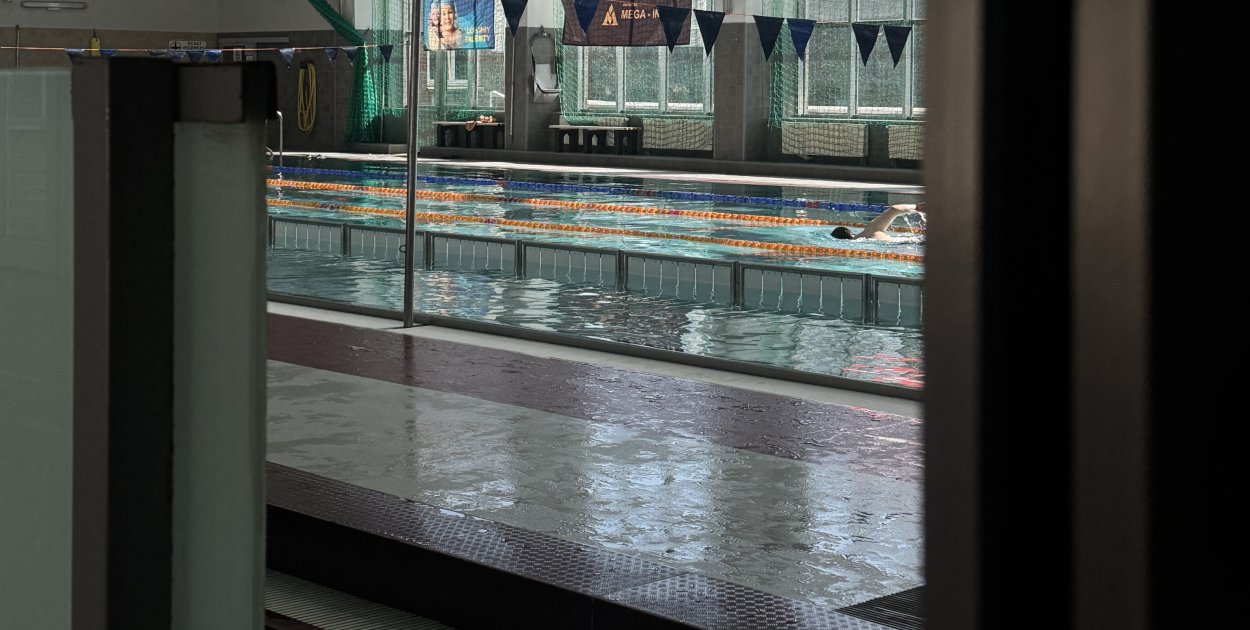 W Bytomiu odbywają się bezpłatne zajęcia na basenie