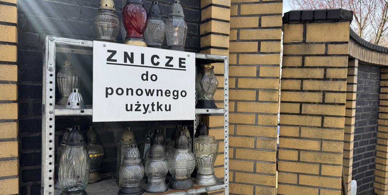 Darmowe znicze i ogólnodostępne zestawy porządkowe na cmentarzu komunalnym