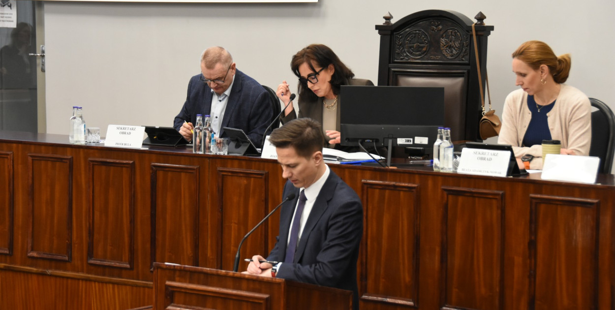 Dokonali zmian w budżecie podczas nadzwyczajnej sesji